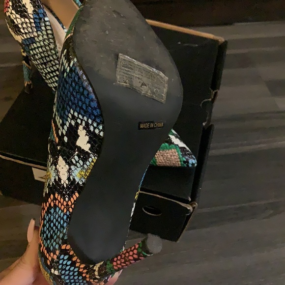 Fashion Nova Heels Multicolor - Picture 4 of 4